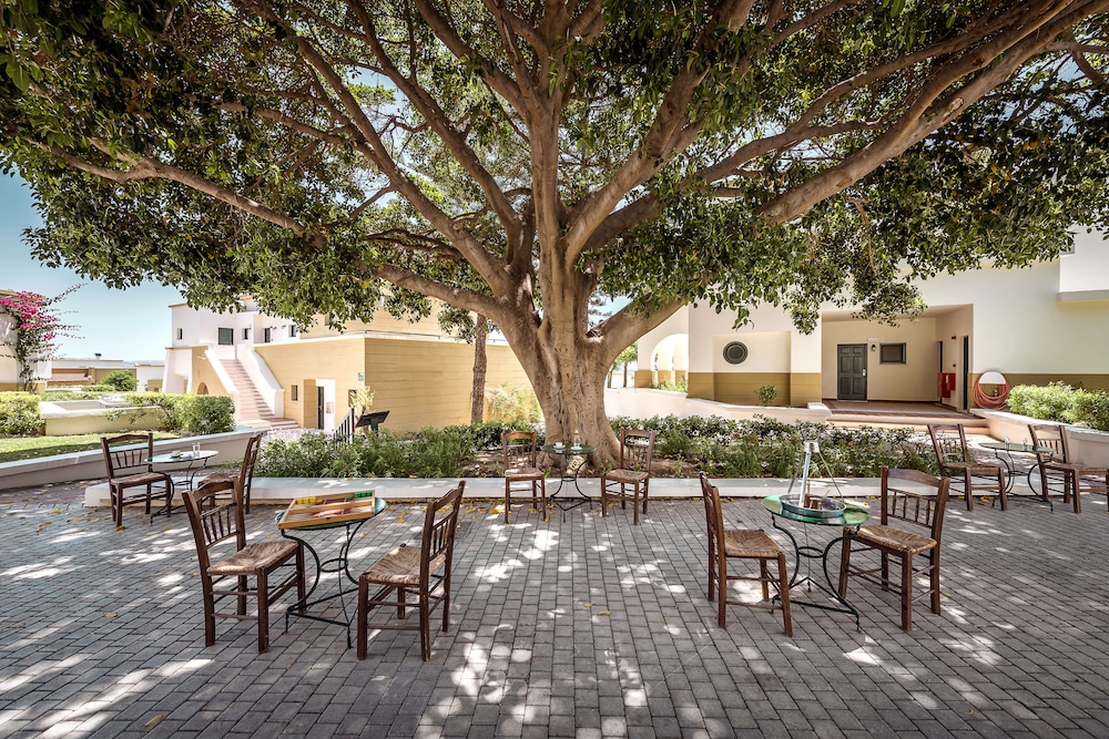 Mitsis Rodos Maris — Hotel building in Kiotari, South Aegean