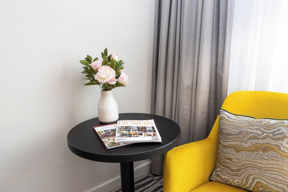 Leonardo Hotel Dublin Christchurch — Hotel rooms in Dublin, Dublin City