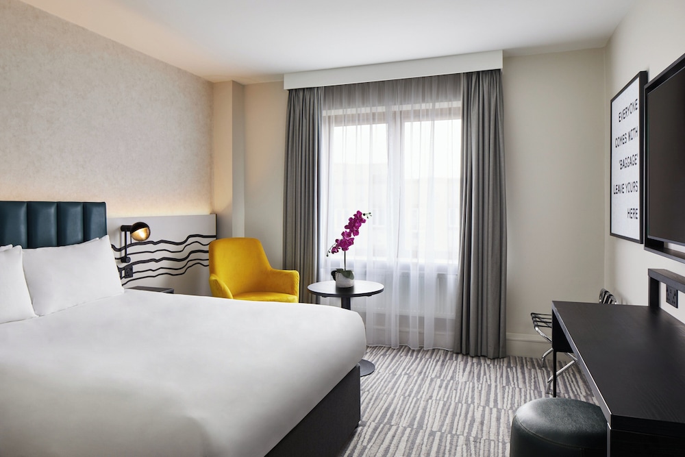 Leonardo Hotel Dublin Christchurch — Hotel rooms in Dublin, Dublin City