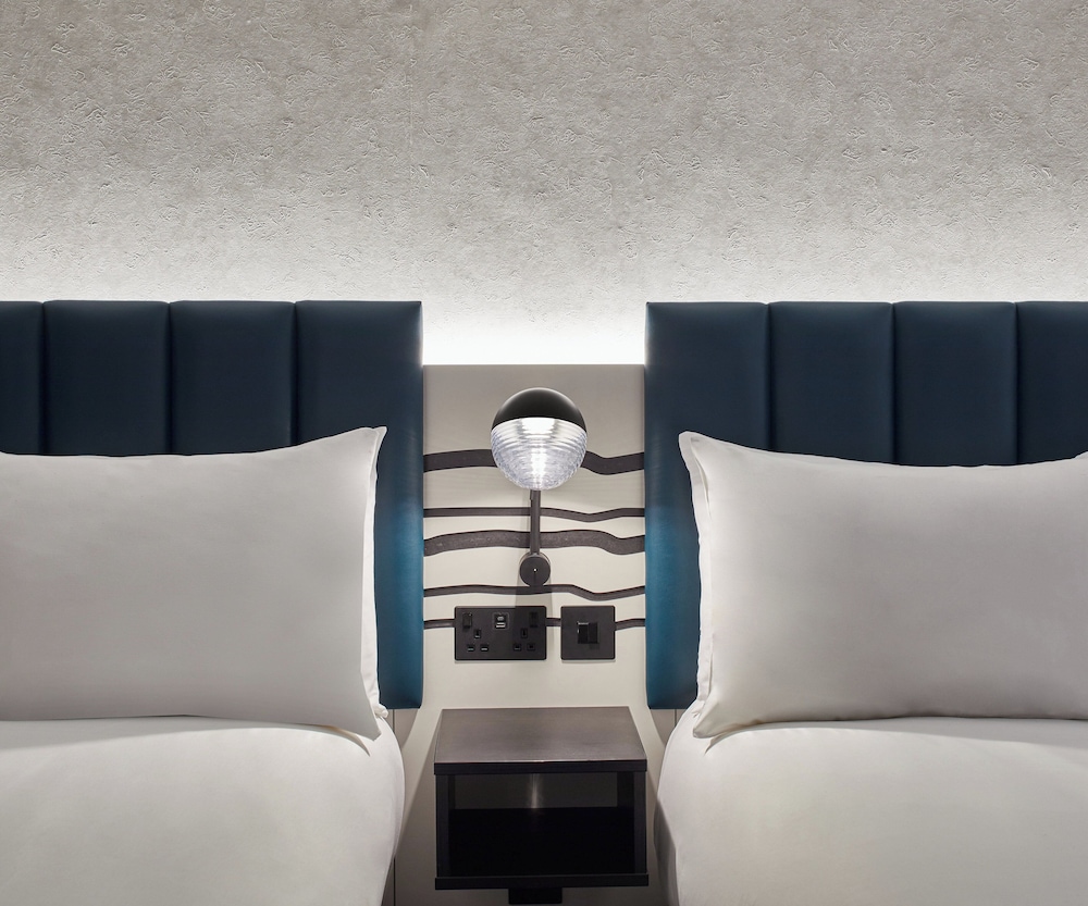 Leonardo Hotel Dublin Christchurch — Hotel rooms in Dublin, Dublin City