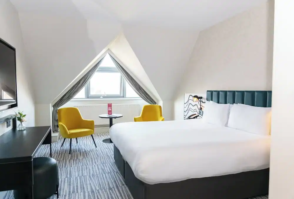 Leonardo Hotel Dublin Christchurch — Hotel rooms in Dublin, Dublin City