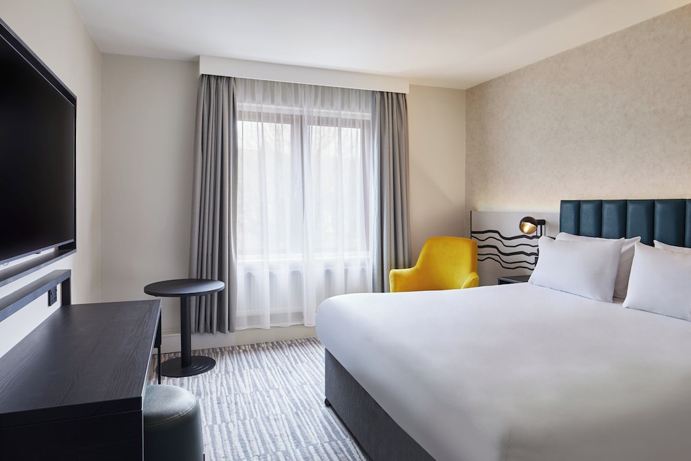 Leonardo Hotel Dublin Christchurch — Hotel rooms in Dublin, Dublin City