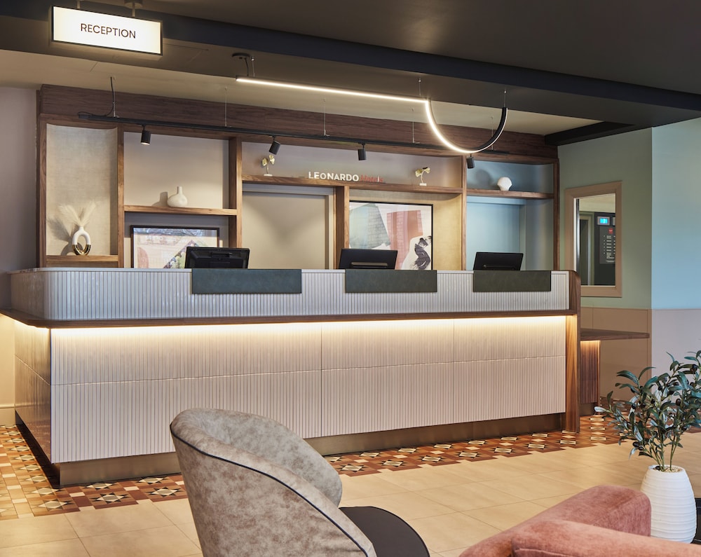 Leonardo Hotel Dublin Christchurch — Hotel building in Dublin, Dublin City