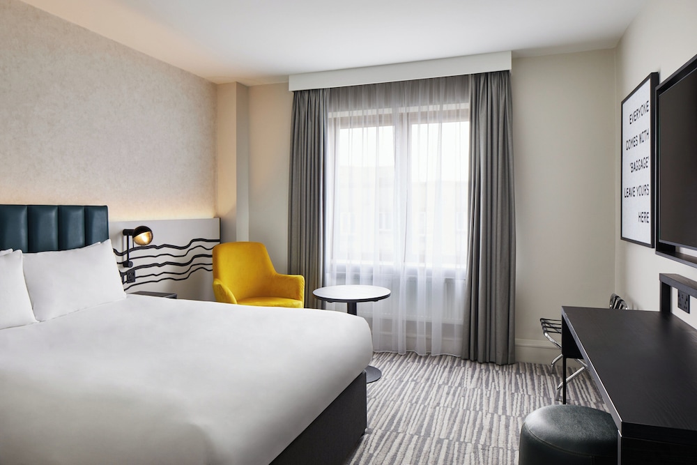 Leonardo Hotel Dublin Christchurch — Hotel rooms in Dublin, Dublin City