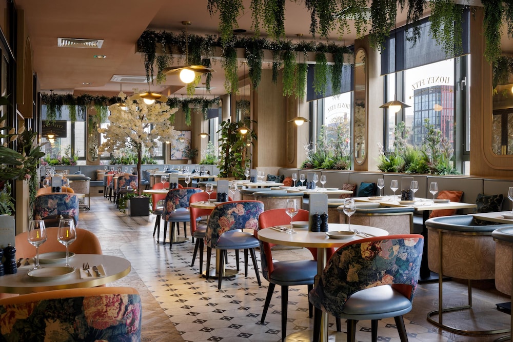 Hilton Garden Inn Dublin City Centre — Restaurant & bars in Dublin, Dublin City