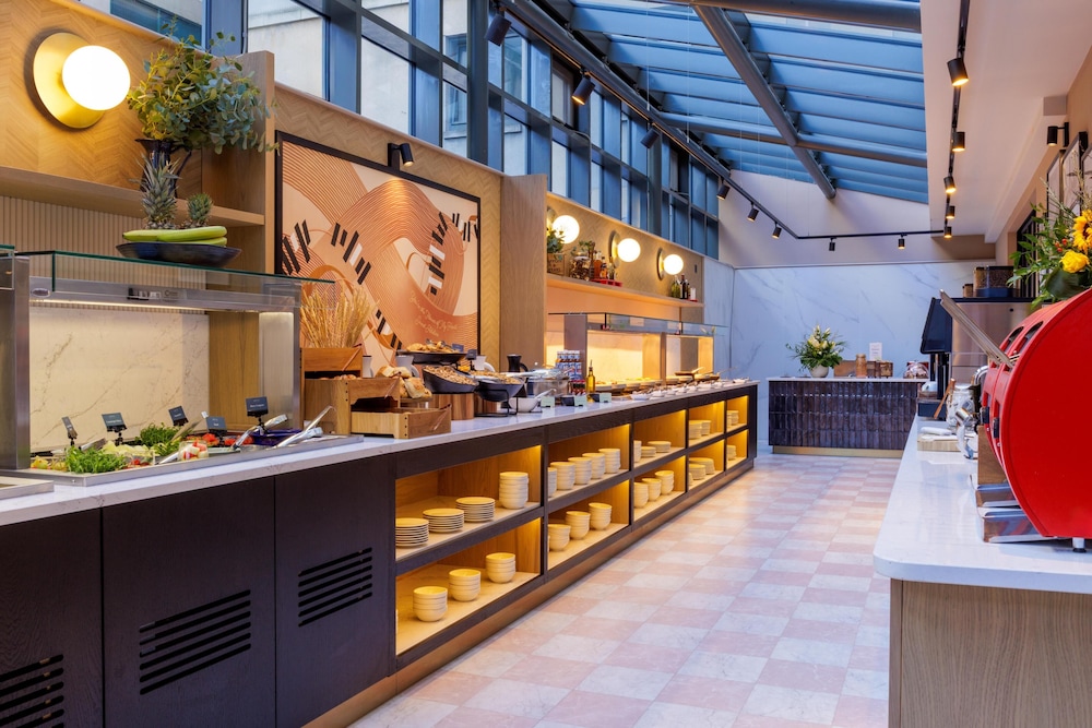Hilton Garden Inn Dublin City Centre — Restaurant & bars in Dublin, Dublin City