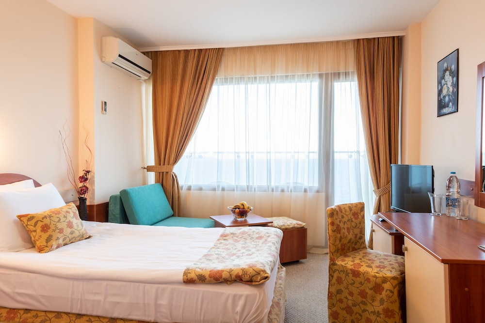 Burgas Beach — Hotel rooms in Sunny Beach, Burgas Region