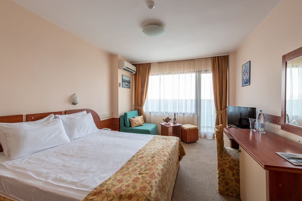 Burgas Beach — Hotel rooms in Sunny Beach, Burgas Region