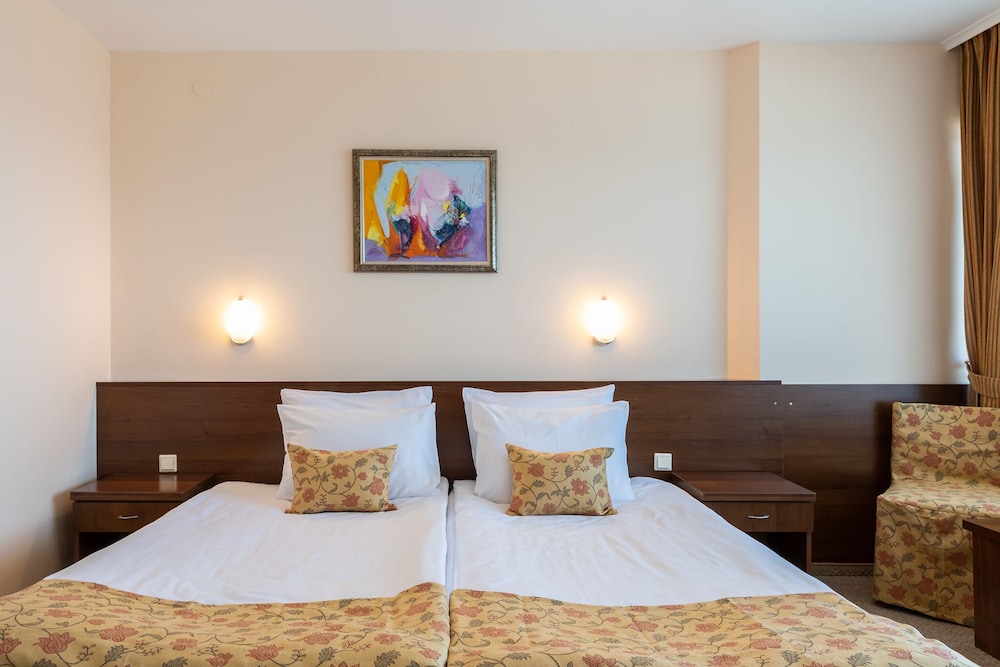 Burgas Beach — Hotel rooms in Sunny Beach, Burgas Region