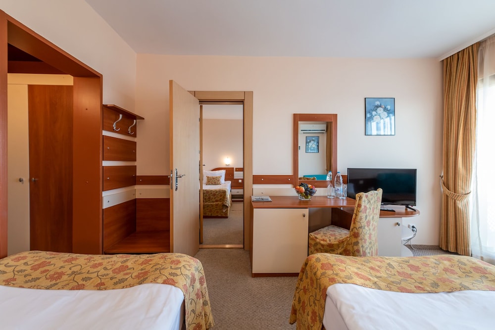 Burgas Beach — Hotel rooms in Sunny Beach, Burgas Region