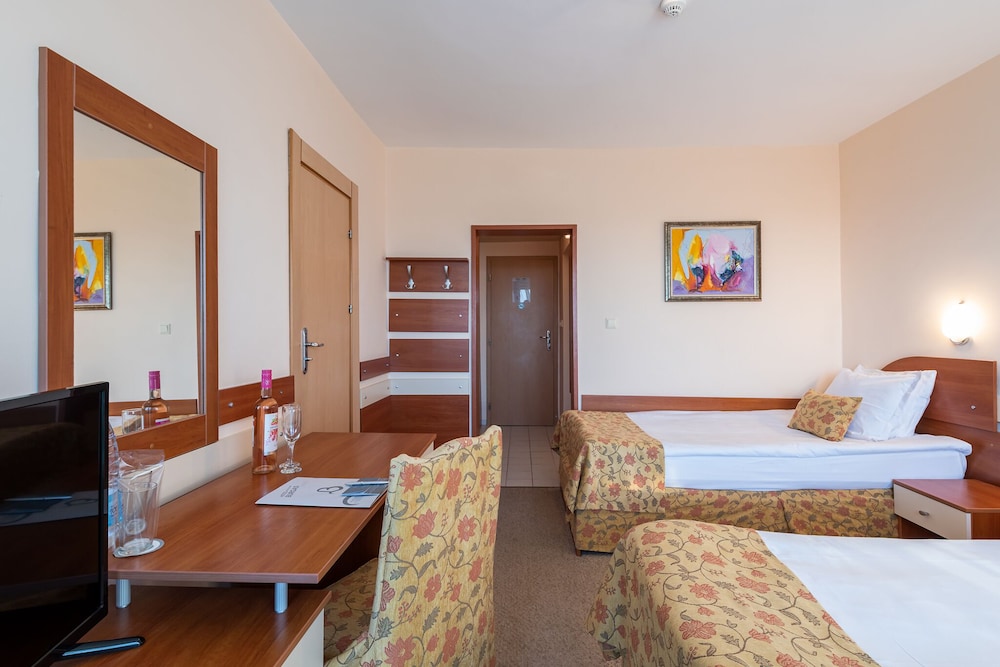 Burgas Beach — Hotel rooms in Sunny Beach, Burgas Region