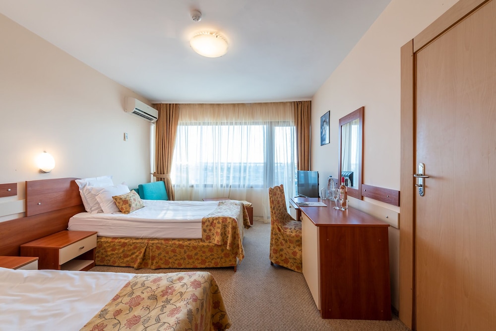 Burgas Beach — Hotel rooms in Sunny Beach, Burgas Region