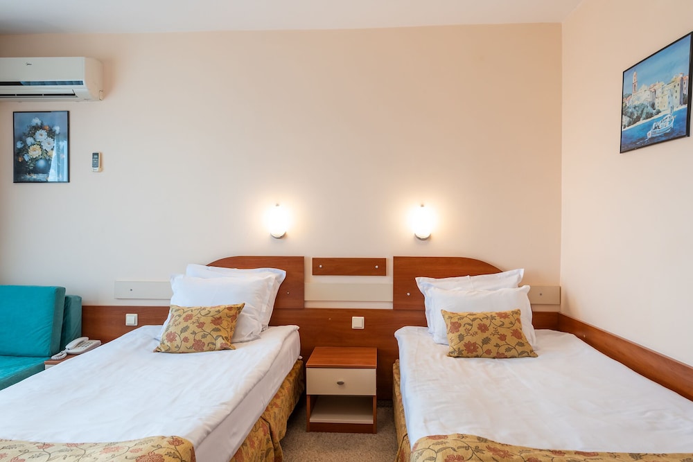 Burgas Beach — Hotel rooms in Sunny Beach, Burgas Region