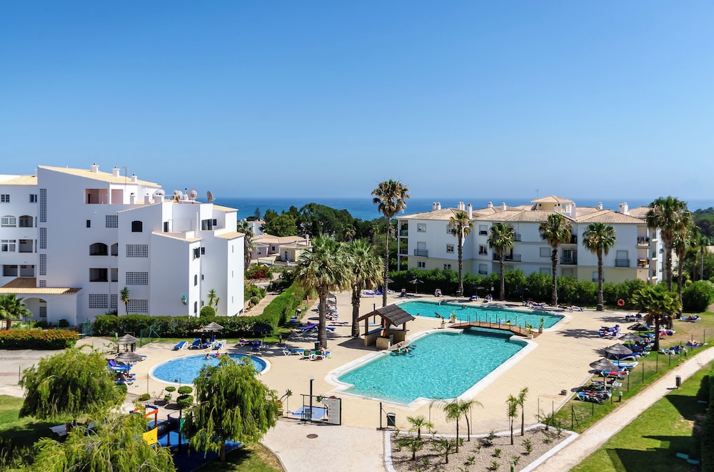 TURIM Estrela do Vau Hotel — Swimming pool in Portimão, Faro