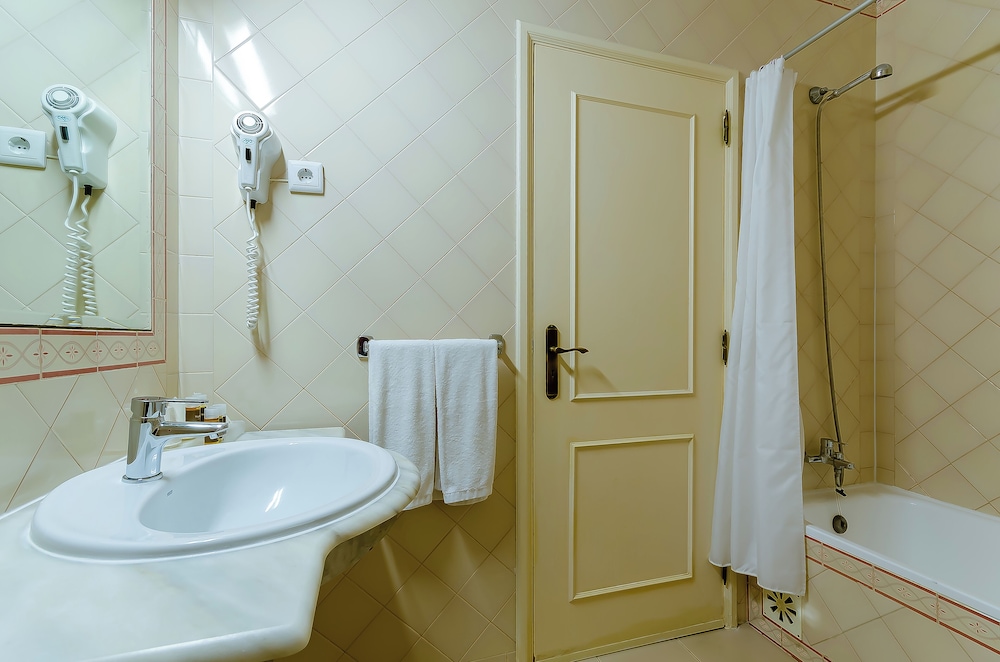 TURIM Estrela do Vau Hotel — Hotel rooms in Portimão, Faro