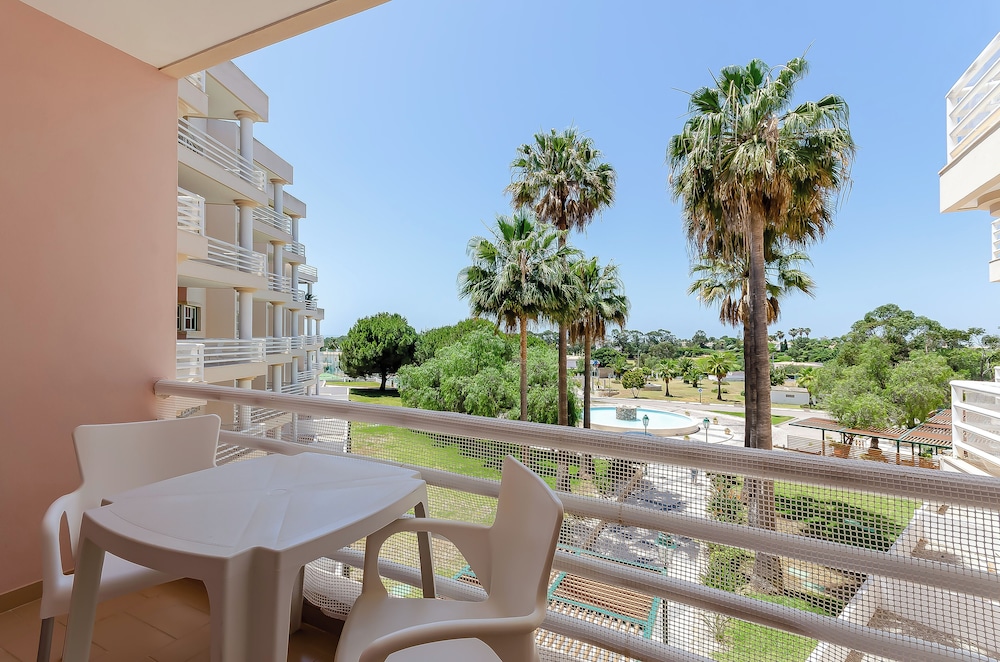 TURIM Estrela do Vau Hotel — Hotel building in Portimão, Faro