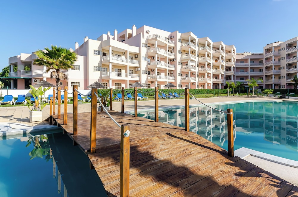 TURIM Estrela do Vau Hotel — Hotel building in Portimão, Faro