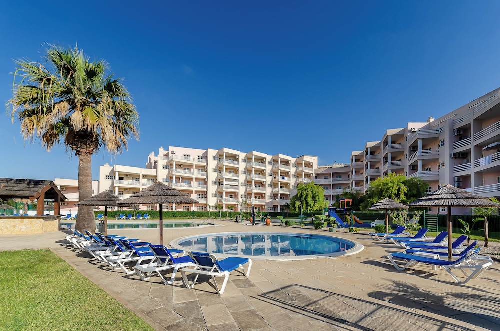 TURIM Estrela do Vau Hotel — Swimming pool in Portimão, Faro