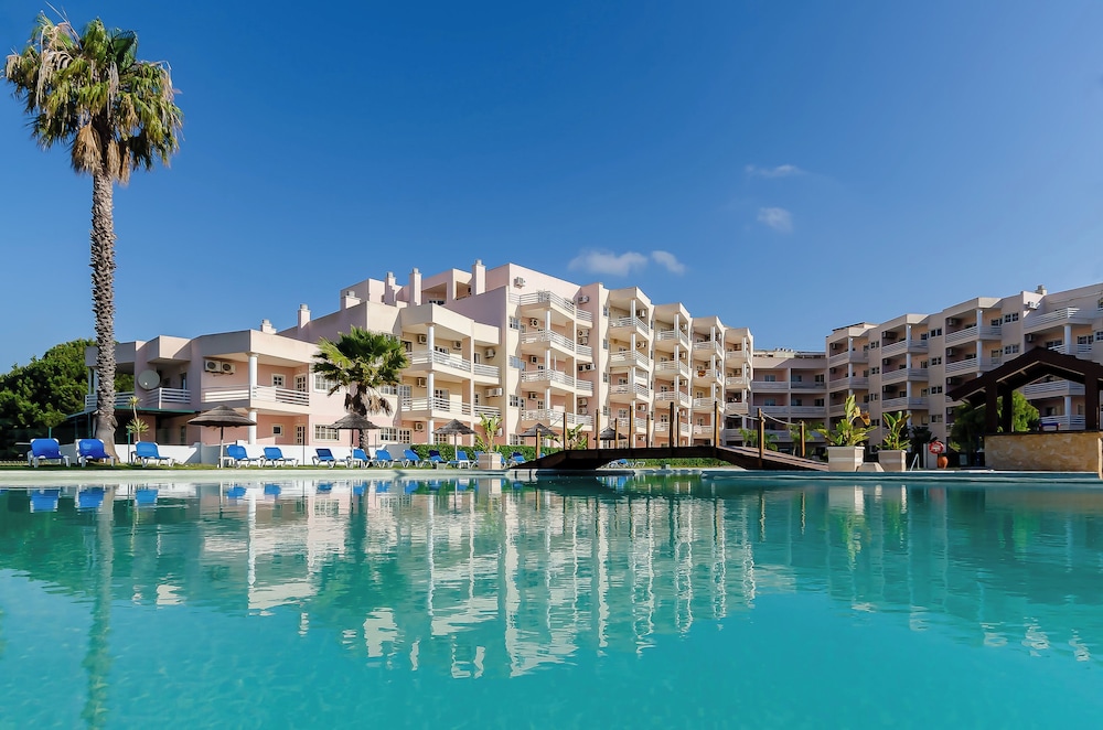 TURIM Estrela do Vau Hotel — Hotel building in Portimão, Faro