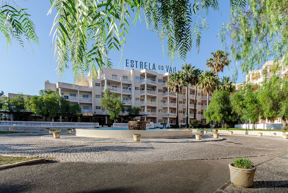 TURIM Estrela do Vau Hotel — Hotel building in Portimão, Faro