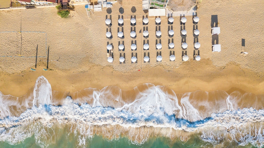 Grifid Hotel Metropol - Premium All Inclusive — Beach in Golden Sands, Varna Region