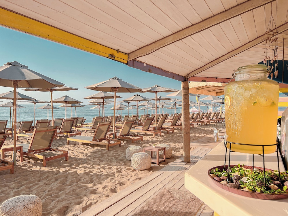 Grifid Hotel Metropol - Premium All Inclusive — Beach in Golden Sands, Varna Region