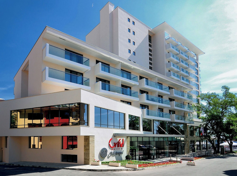 Grifid Hotel Metropol - Premium All Inclusive — Hotel building in Golden Sands, Varna Region