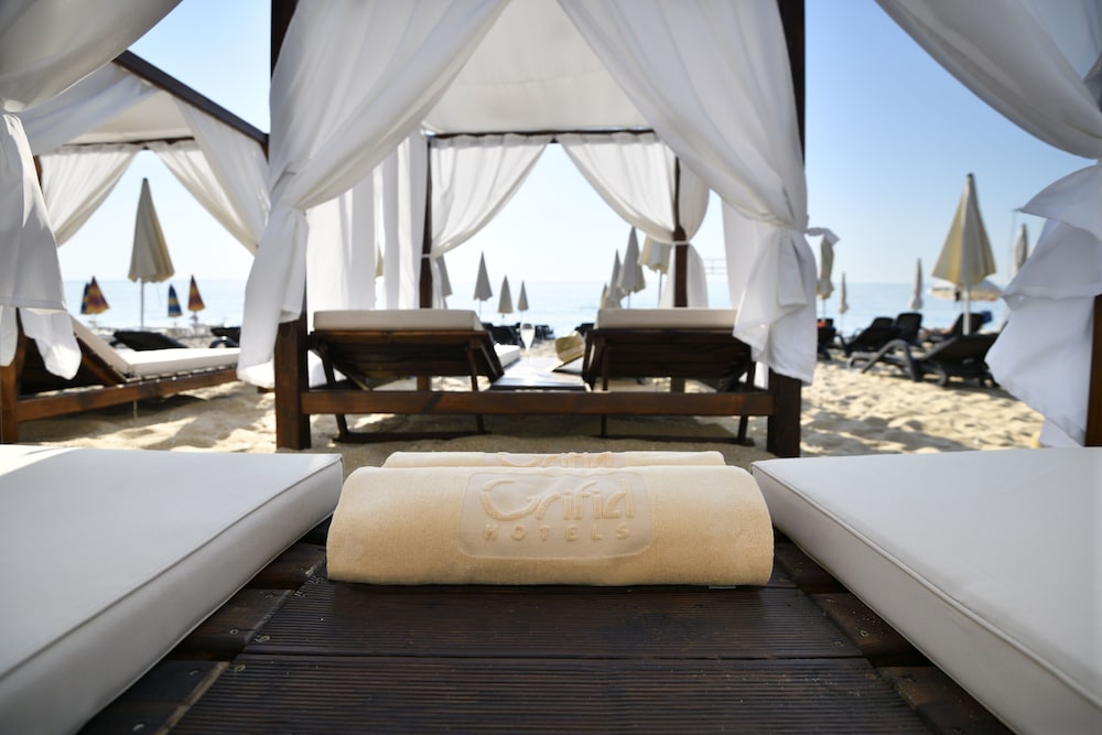 Grifid Hotel Metropol - Premium All Inclusive — Beach in Golden Sands, Varna Region