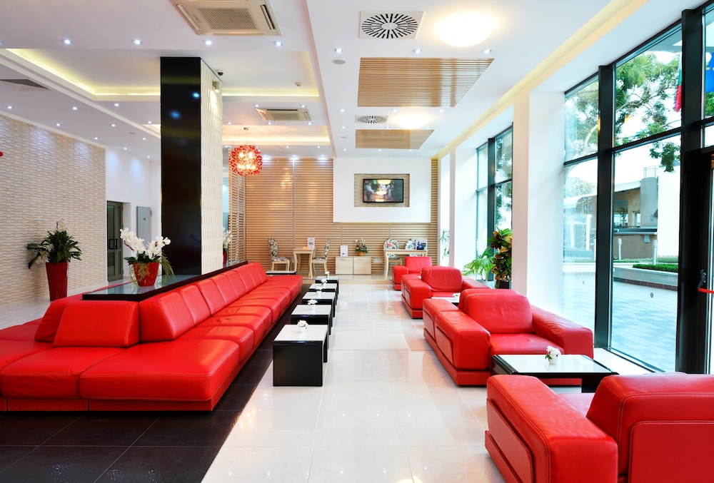 Grifid Hotel Metropol - Premium All Inclusive — Hotel building in Golden Sands, Varna Region