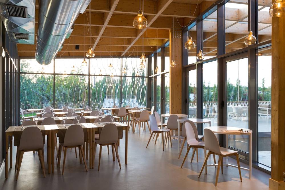 Ozadi Tavira Hotel — Restaurant & bars in Tavira, Faro