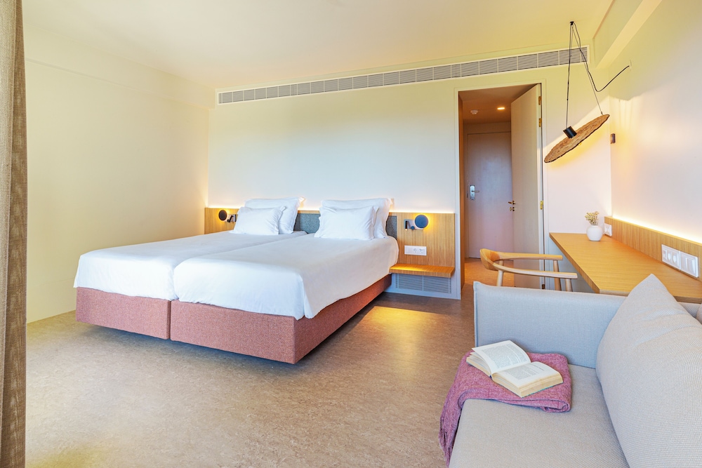 Ozadi Altura Beach Resort — Hotel rooms in Altura, Faro