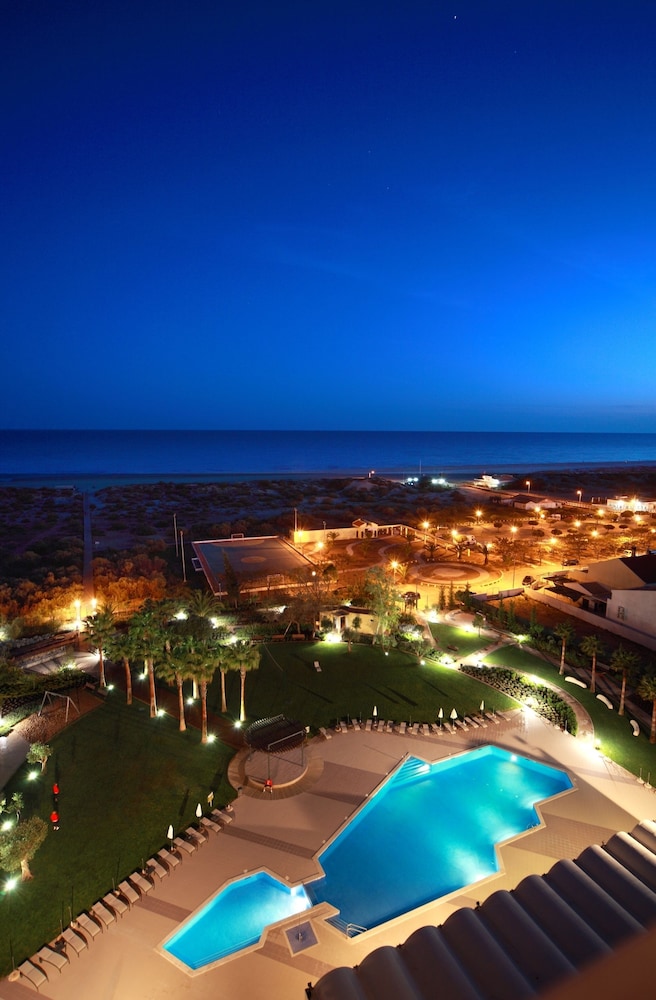 Ozadi Altura Beach Resort — Swimming pool in Altura, Faro