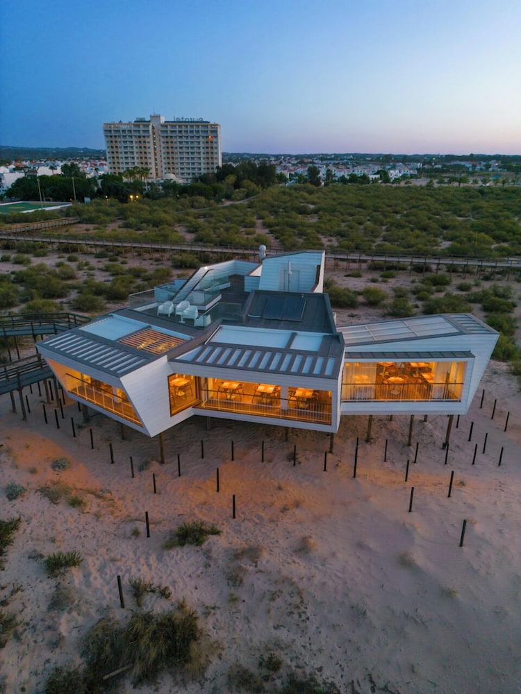 Ozadi Altura Beach Resort — Restaurant & bars in Altura, Faro