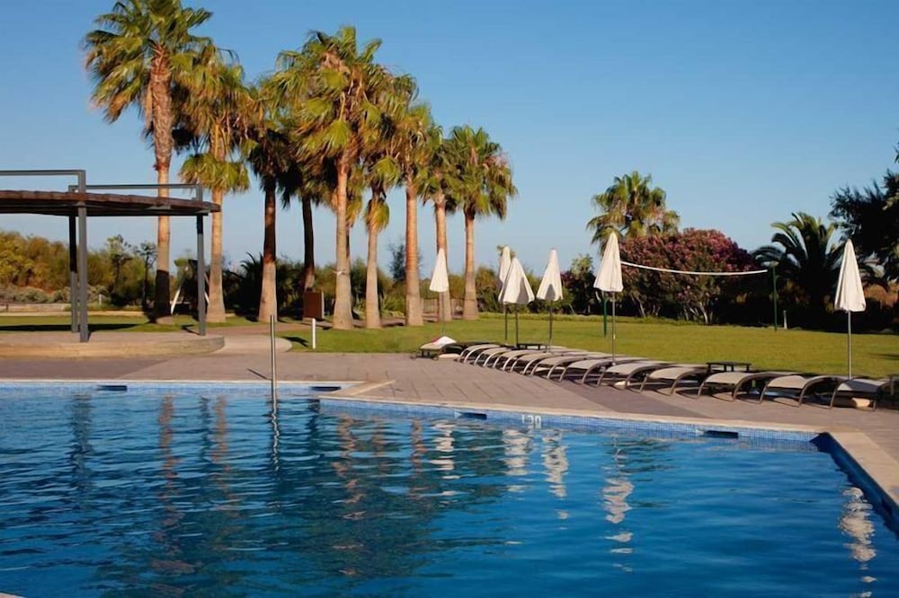 Ozadi Altura Beach Resort — Swimming pool in Altura, Faro