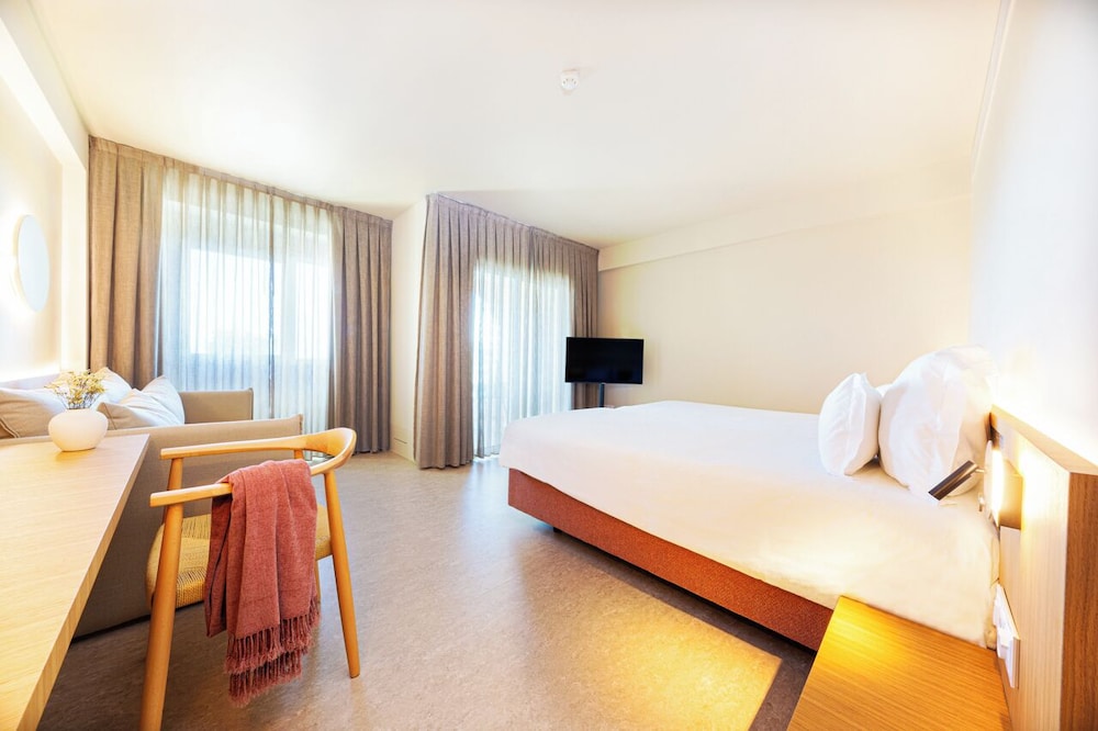 Ozadi Altura Beach Resort — Hotel rooms in Altura, Faro