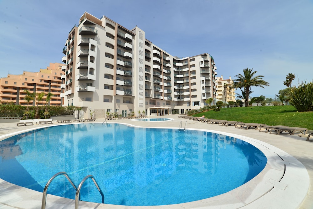 Flor da Rocha — Swimming pool in Portimão, Faro