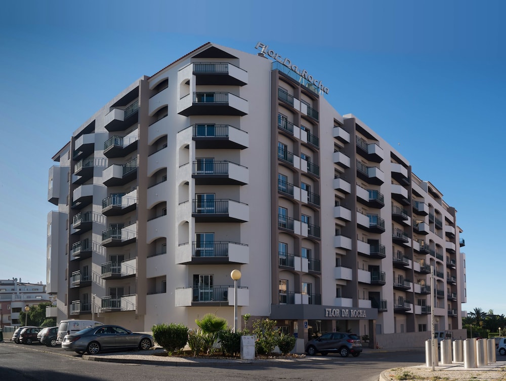 Flor da Rocha — Hotel building in Portimão, Faro