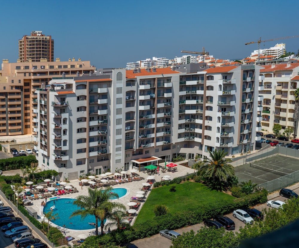 Flor da Rocha — Hotel building in Portimão, Faro