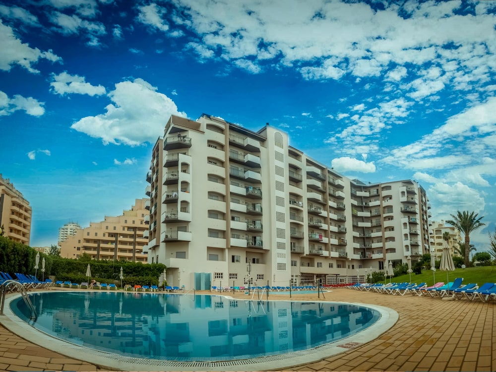 Flor da Rocha — Hotel building in Portimão, Faro
