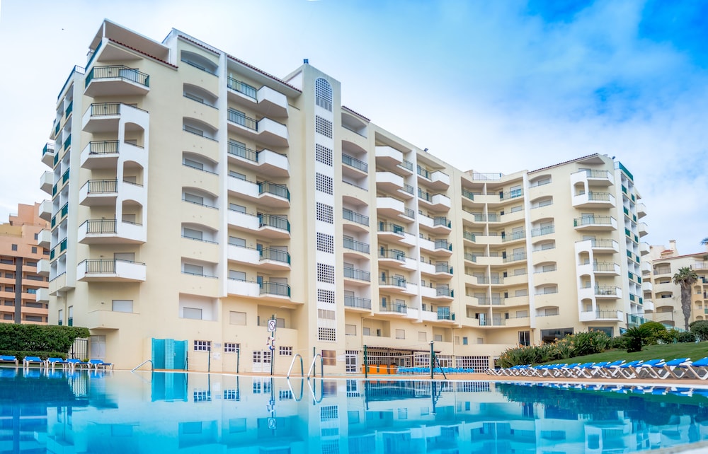 Flor da Rocha — Hotel building in Portimão, Faro