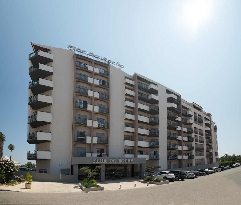 Flor da Rocha — Hotel building in Portimão, Faro