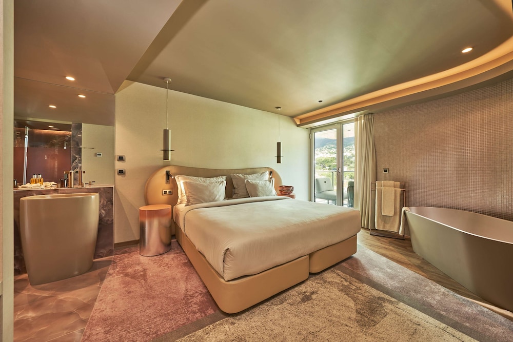 The Views Baia - Adults Only — Hotel rooms in Funchal, Madeira