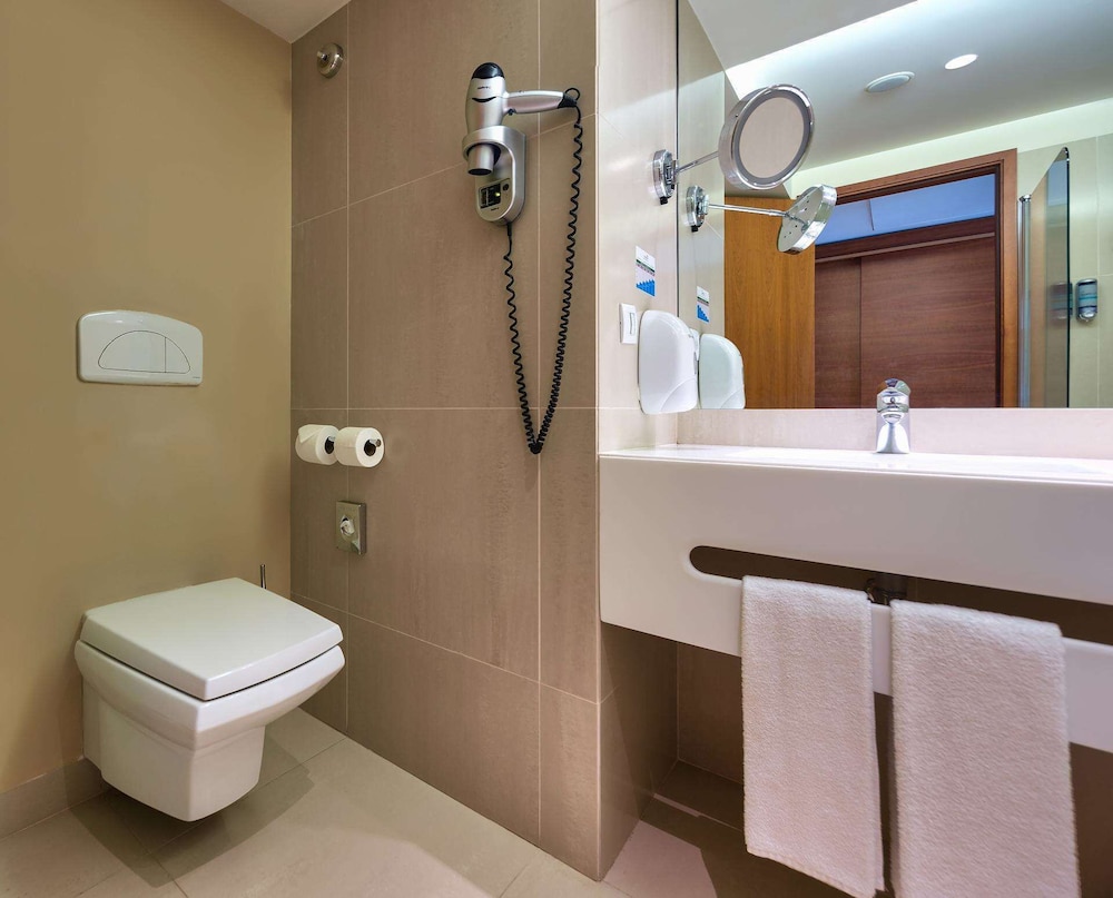 The Views Baia - Adults Only — Hotel rooms in Funchal, Madeira
