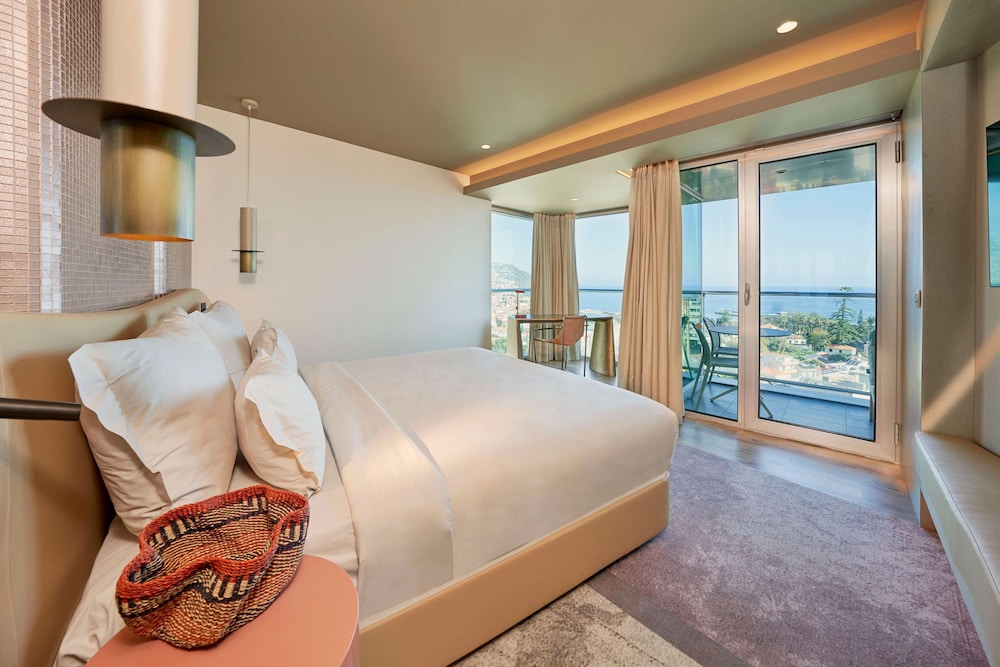 The Views Baia - Adults Only — Hotel rooms in Funchal, Madeira