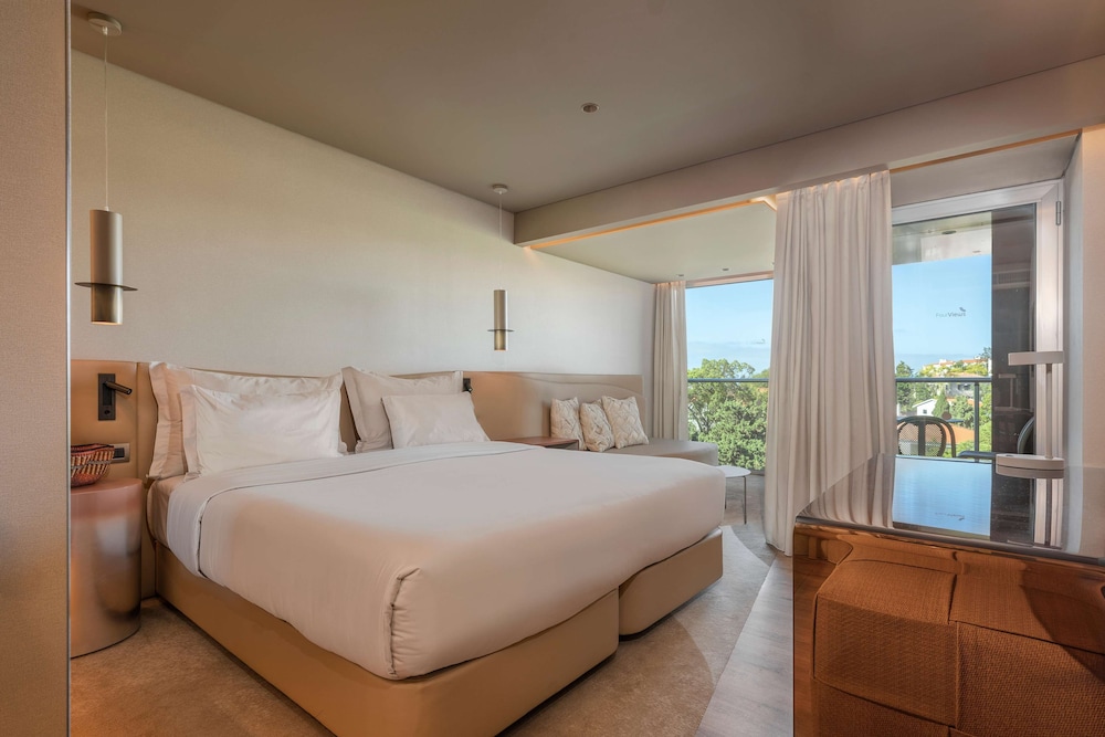The Views Baia - Adults Only — Hotel rooms in Funchal, Madeira