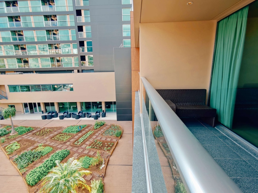 The Views Baia - Adults Only — Hotel rooms in Funchal, Madeira