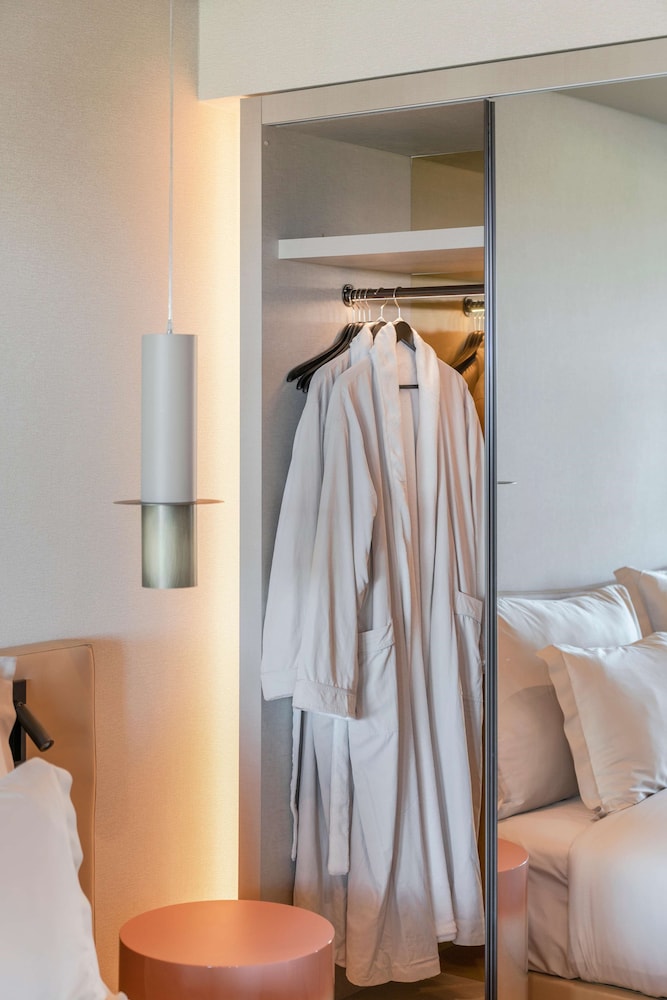 The Views Baia - Adults Only — Hotel rooms in Funchal, Madeira