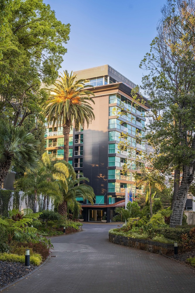 The Views Baia - Adults Only — Hotel building in Funchal, Madeira
