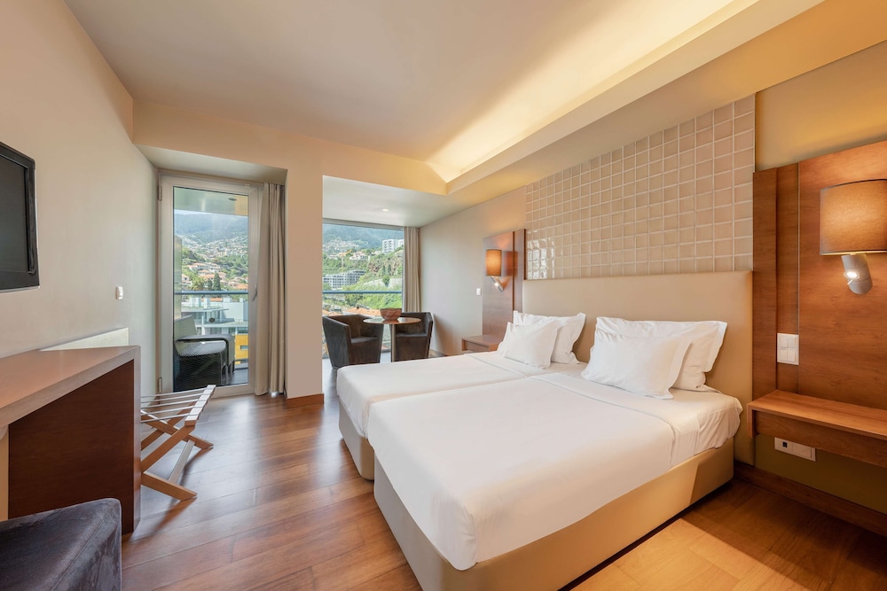 The Views Baia - Adults Only — Hotel rooms in Funchal, Madeira