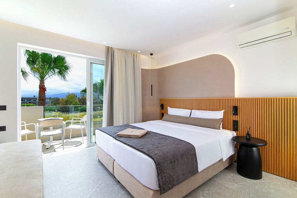 Aeolos Beach Resort — Hotel rooms in Malia